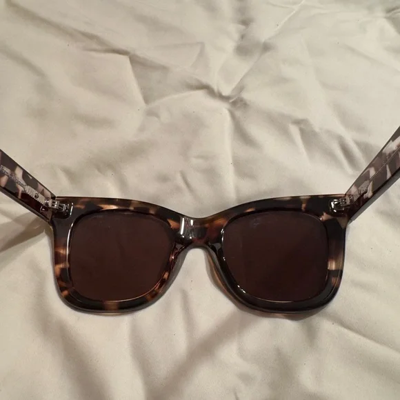 Quay Australia After Hours Tortoise Sunglasses - Picture 6 of 9